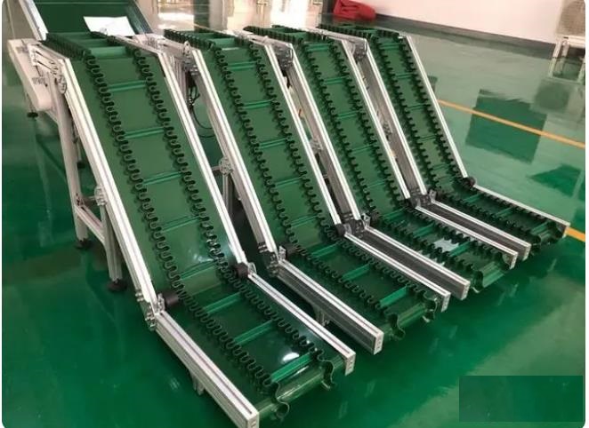 哈爾濱裙邊皮帶輸送機(jī)