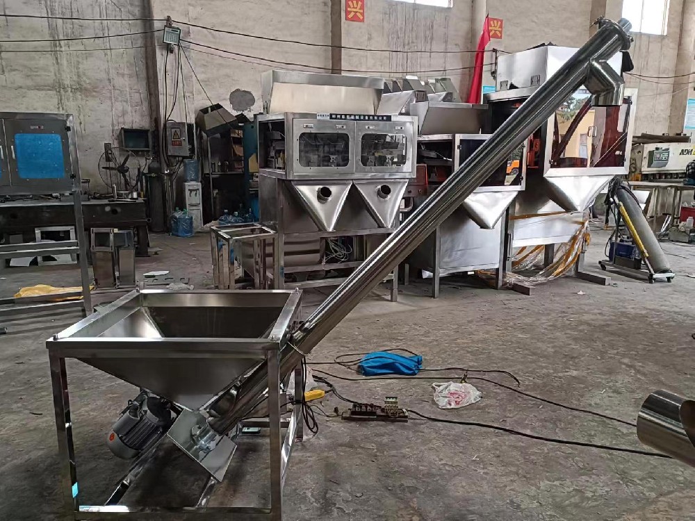 1686189126208852.jpg 小型螺旋提升機(jī)的應(yīng)用