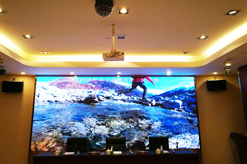 廣州海珠區(qū)廣軒大廈會(huì)議室PH2.5室內(nèi)高清led顯示屏